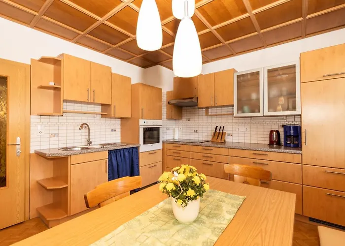 Huegelland アパート